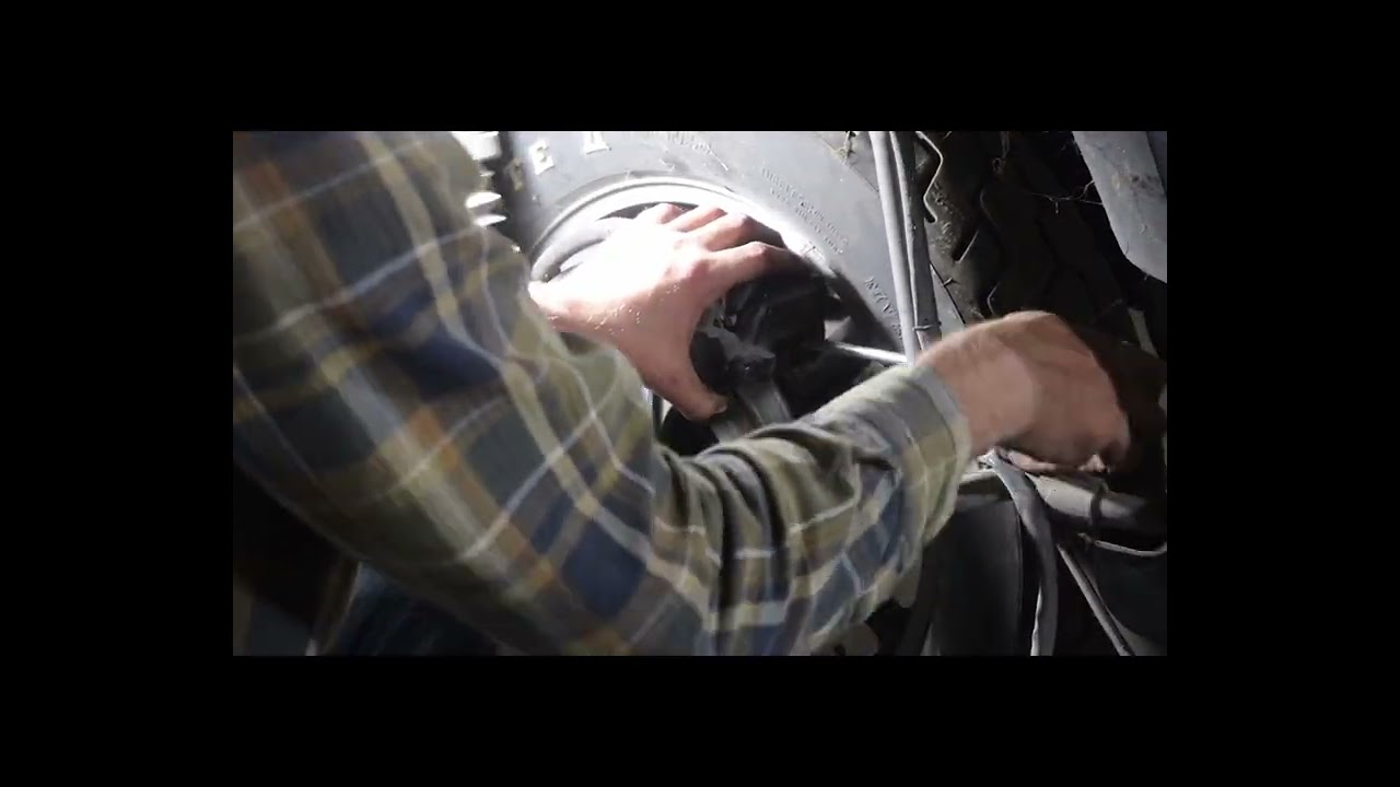 '85 GL1200 Goldwing Saddlebag & Wheel removal