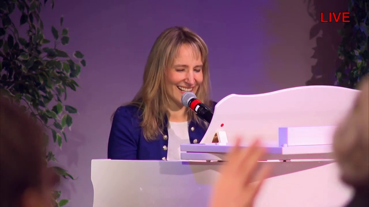 Kaikki kunnia - Kruunattu (Live)