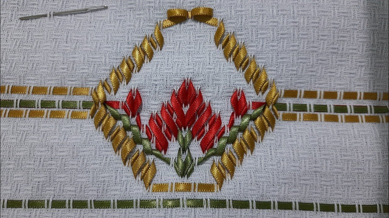 236_cestinha bordada com fitas