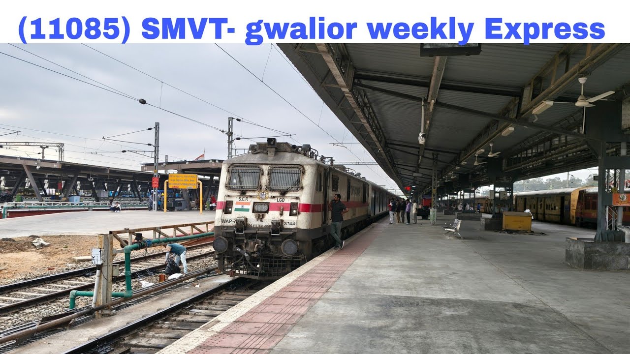 Train no 11085 SMVT gwalior weekly Express is departing from SMVT railway station platform no   6
