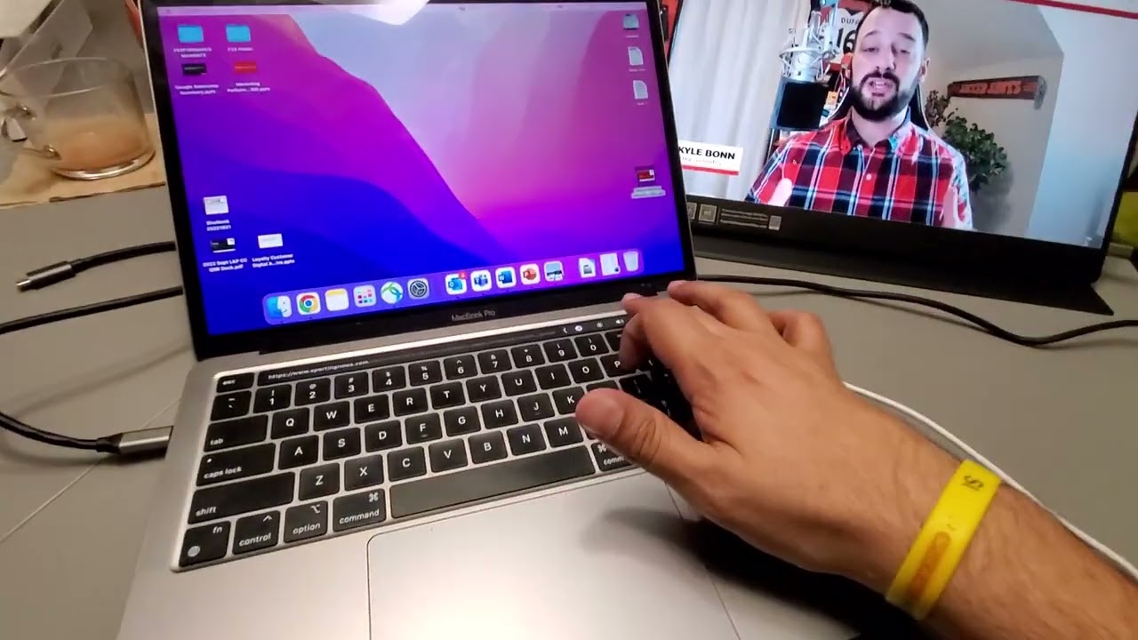 Setting up the 15.8 inch Portable Monitor by InnoView on my MacBook Pro - quick & easy