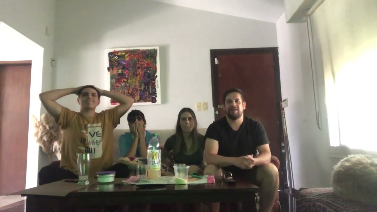 Uruguayos mirando los penales de argentina vs Francia  !!!