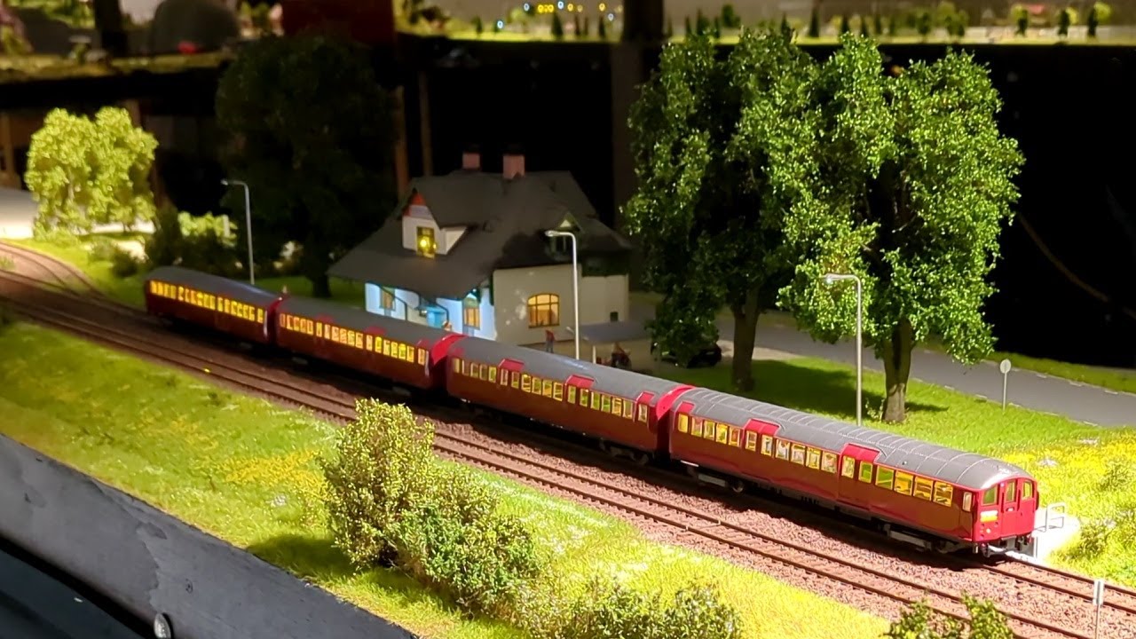 MMM Mälarmodulmöte modelljärnväg i Spårvägsmuseet Stockholm 28 feb 2025. Text, subtitles