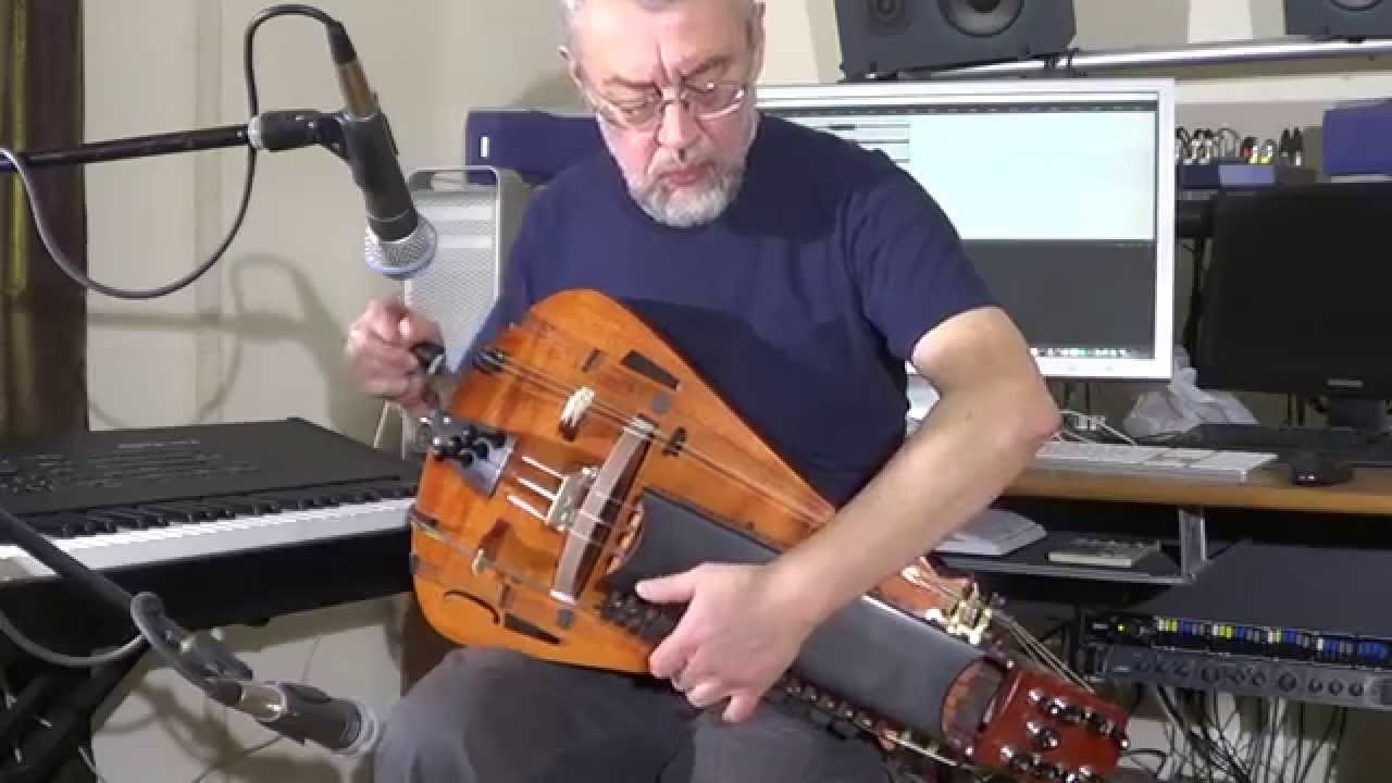 Andrey Vinogradov plays Razvrastanata/Devoiko Mari Hubava. Hurdy-gurdy