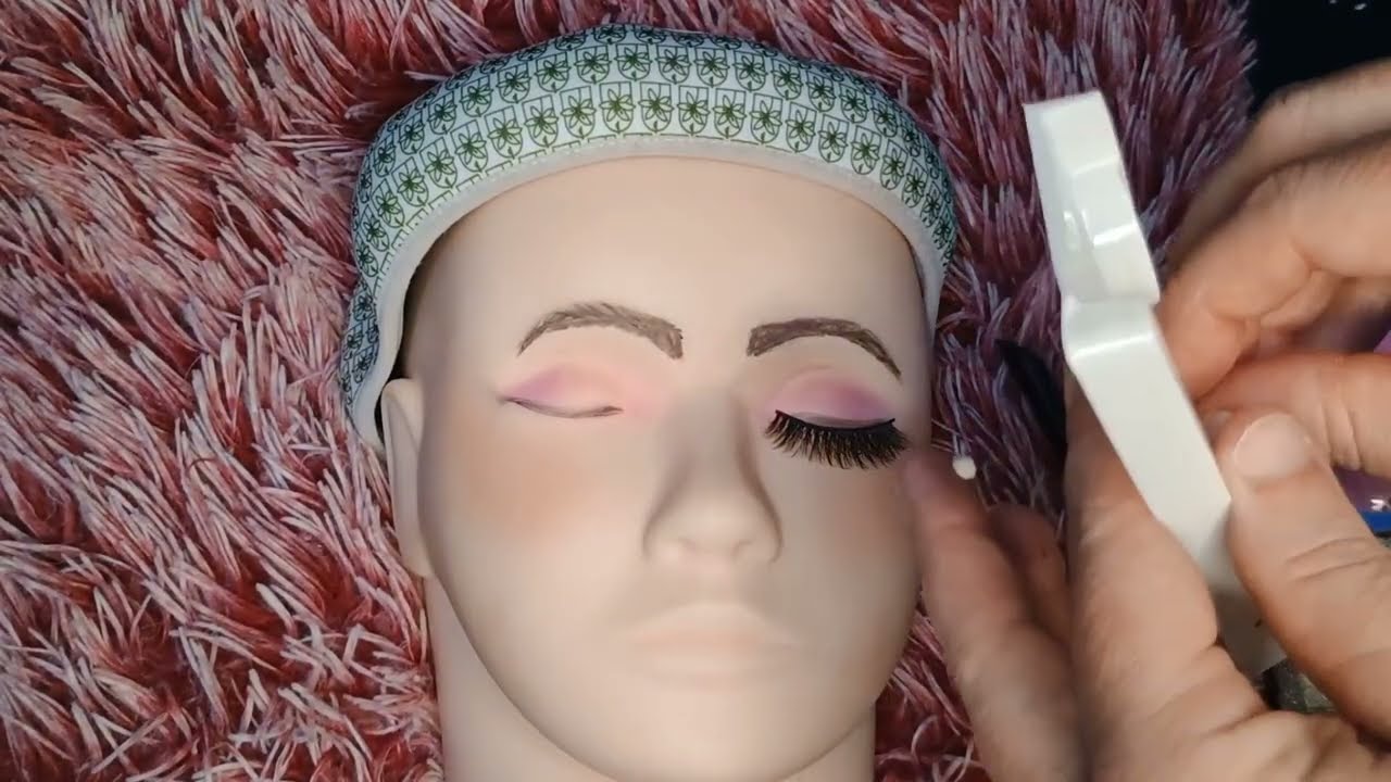 ASMR DA GI - Tutorial de maquiagem no manequim.