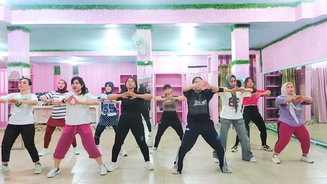 Ophelia // whisnu santika remix // zumba