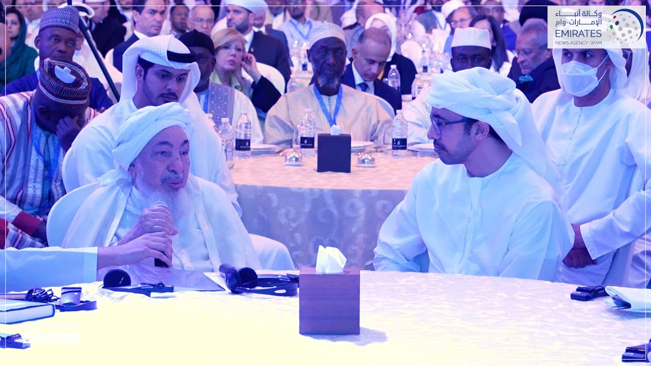 عبدالله بن زايد يحضر جانبا من أعمال الملتقى السنوي لمنتدى أبوظبي للسلم