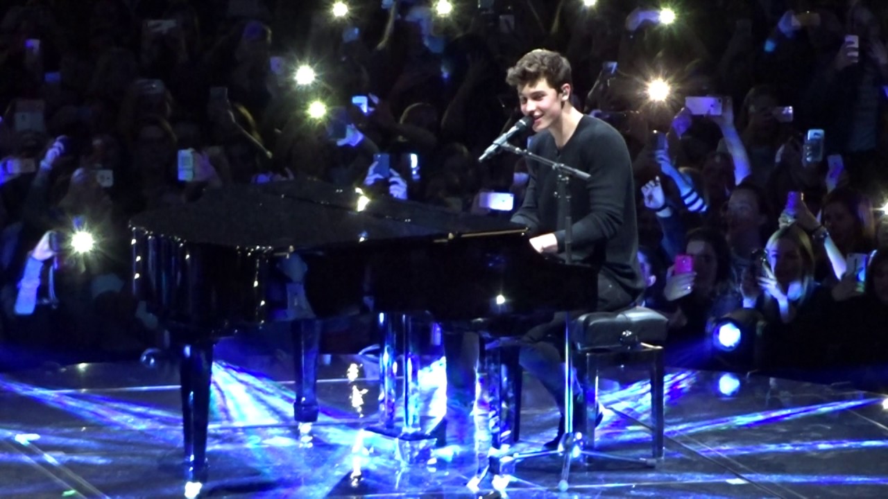 Shawn Mendes - Castle on the hill x Life of the party - Illuminate Tour Amsterdam
