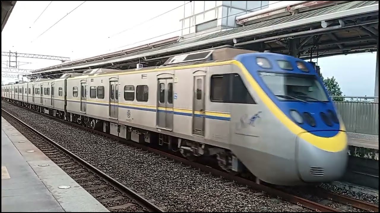 臺鐵 3211次 EMU800型 區間車 西勢 進出站 2025/9/14