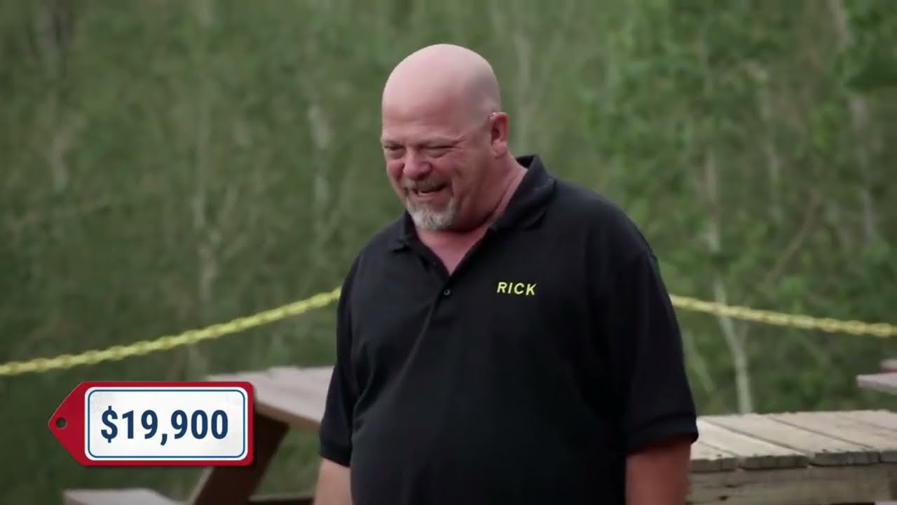 Pawn Stars: Do America | Chumley LIKES the military Humvee ride, Rick can't believe it!