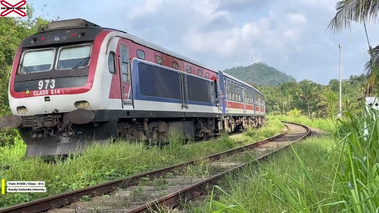 Sri Lanka Railways Class S 14 / 13 / 12 passing the Ambeypussa curve #srilankarailway #mtu #cummins 