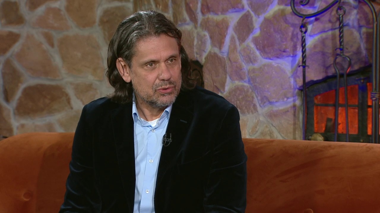 Rendhagy&oacute; Bayer show - Mi&eacute;rt akarj&aacute;k kiiktatni a j&oacute;zan &eacute;szt Br&uuml;sszelben? &ndash; Deutsch Tam&aacute;s v&aacute;lasza