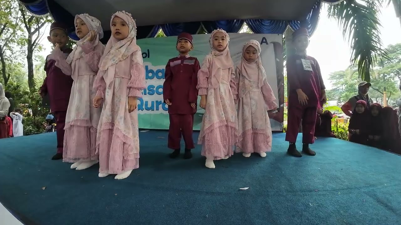 Penampilan dari anak-anak RA Sa'adatuddarain di lomba Puitisasi Alquran - PORSENI 2026