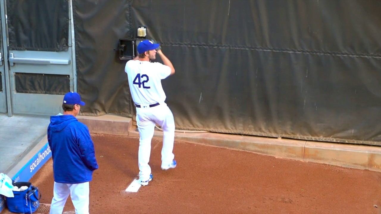 Clayton Kershaw - Bullpen - 1000 FPS - Jackie Robinson Day. Outstanding Pitching Mechanics.