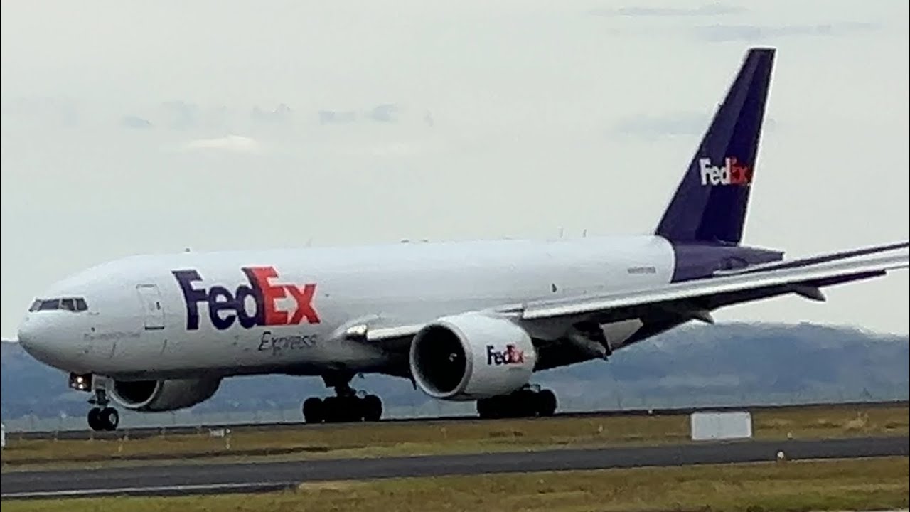 Heavy Hauler on the Ground: FedEx 777F Taxiing in Style #boeing777 #fedex #aviation #planespotting