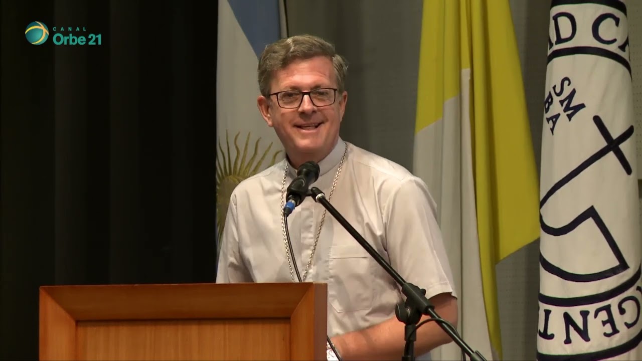 Mons. Jorge Garcia Cuerva en el XXI Foro de Educación