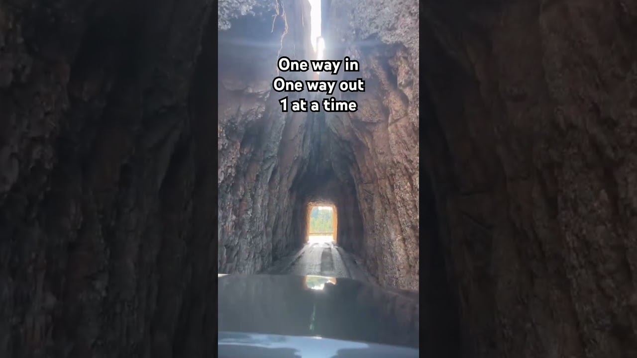 Туннель «Игольчатый глаз» в Южной Дакоте 