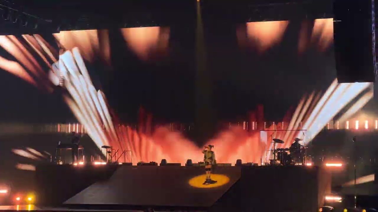 Billie Eilish - Goldwing