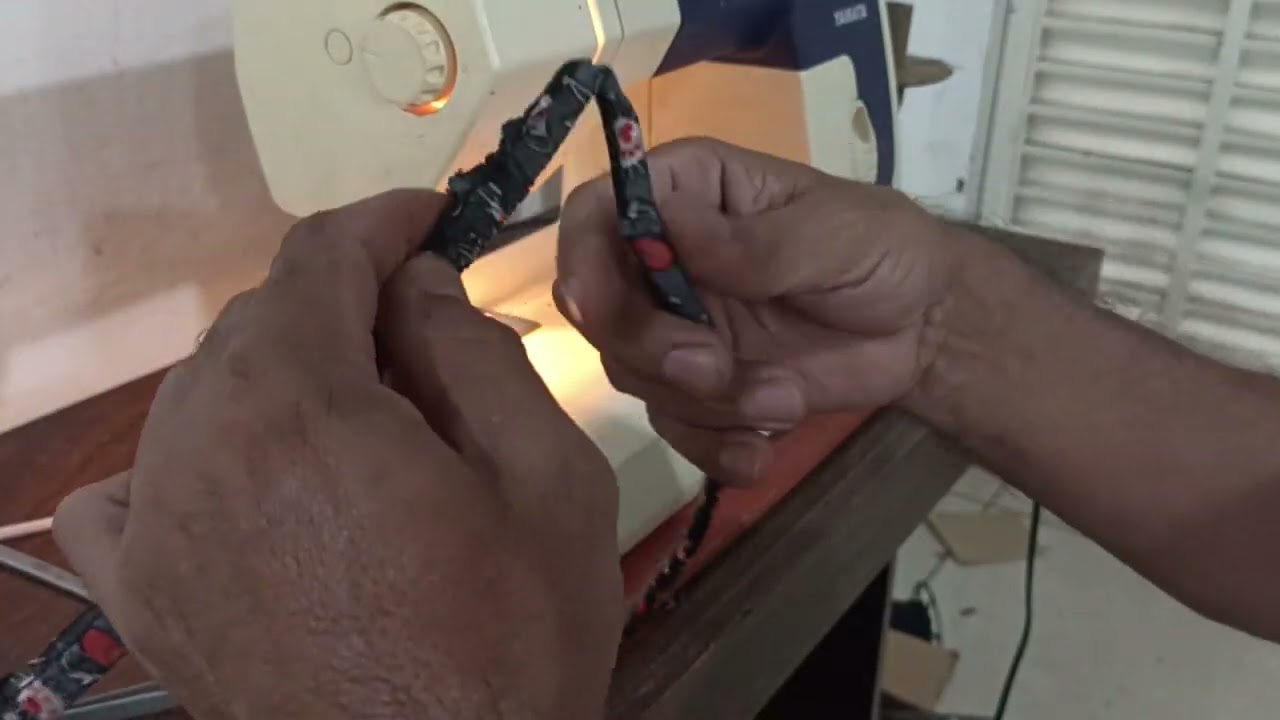 Como fazer cordão de short feminino do próprio tecido de um jeito muito fácil 