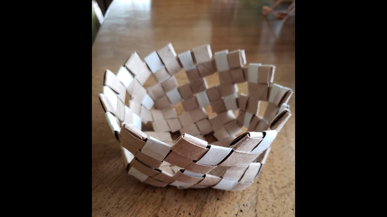 Weaving a Small Candy Basket Out of Two Colors Paper Towel and Toilet paper Rolls/No Glue Basket