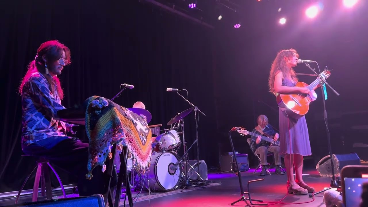 Liana Flores, “Cuckoo” Live