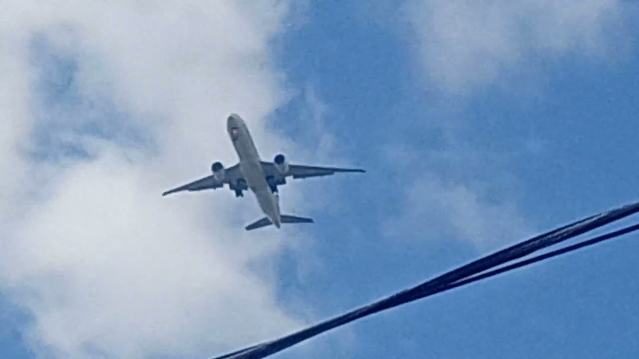 Etihad Airways | EY141 | Boeing 777-300ER | landing at Toronto Pearson (YYZ) from Abu Dhabi (AUH)