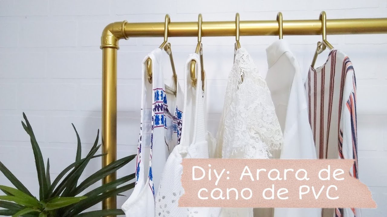 Arara de roupas feita de cano de PVC | Fran Martins