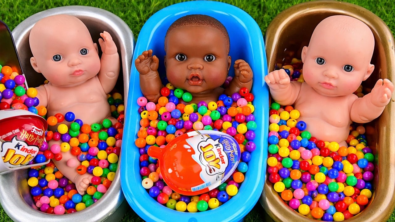 10 Minutes Magic Bathtub Fun with Candy & Toys | Kids Relaxing Candy & Slime Mixing Show | #SFK