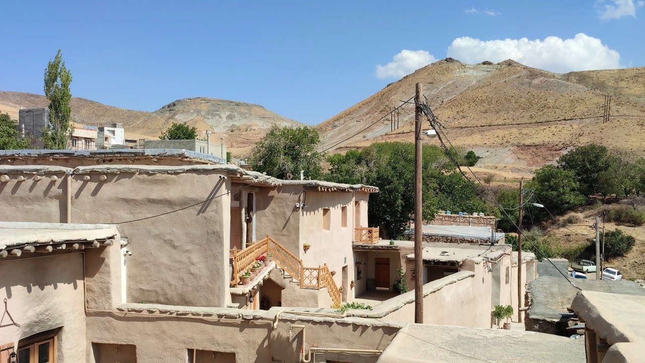 The historical village of Alulak Qazvin.The mystery of gardening, old house, ecotourism الولک قزوین