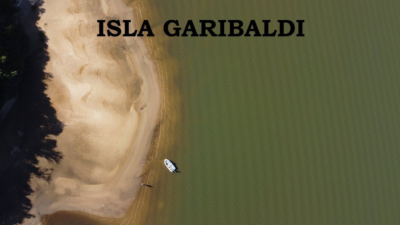 Isla Garibaldi e incendio en ROU ( Pinares ) sobre el Rio Uruguay