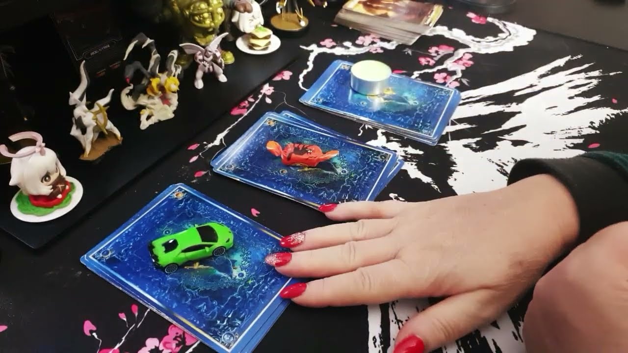 Τι εχει σκοπό να κάνει άμεσα; 💞💬💢#wheeloffortunetarot #pickacard #χαρτομαντεία #ταρώ 👣👀🫂