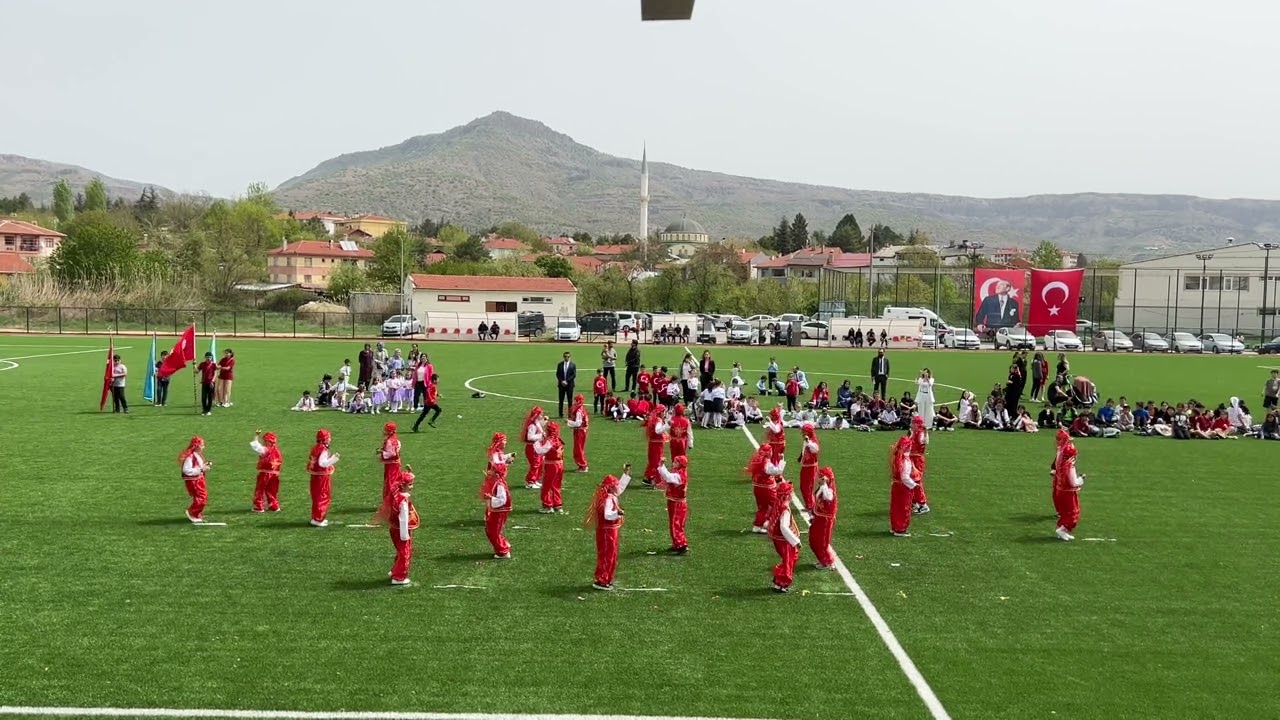 23 NİSAN 2024 3.  VE 4.  SINIF KIZLAR GEL YANIMA