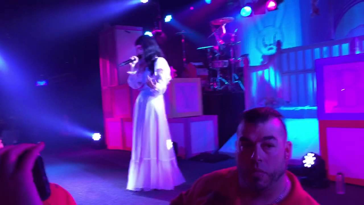 Melanie Martinez - Cake LIVE 03/31/16