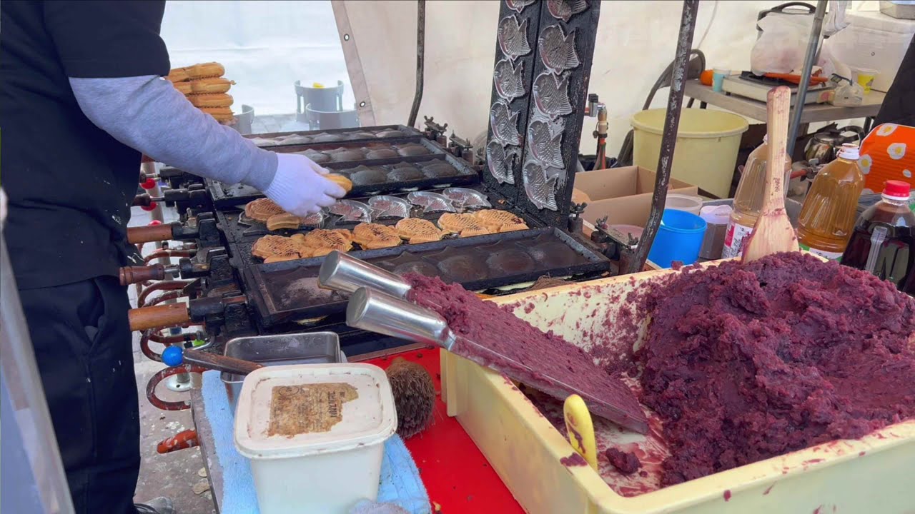 【yummy】三原神明市で姫路の小島商店さんのたい焼き Japanese sweet baked goods containing sweet red bean paste