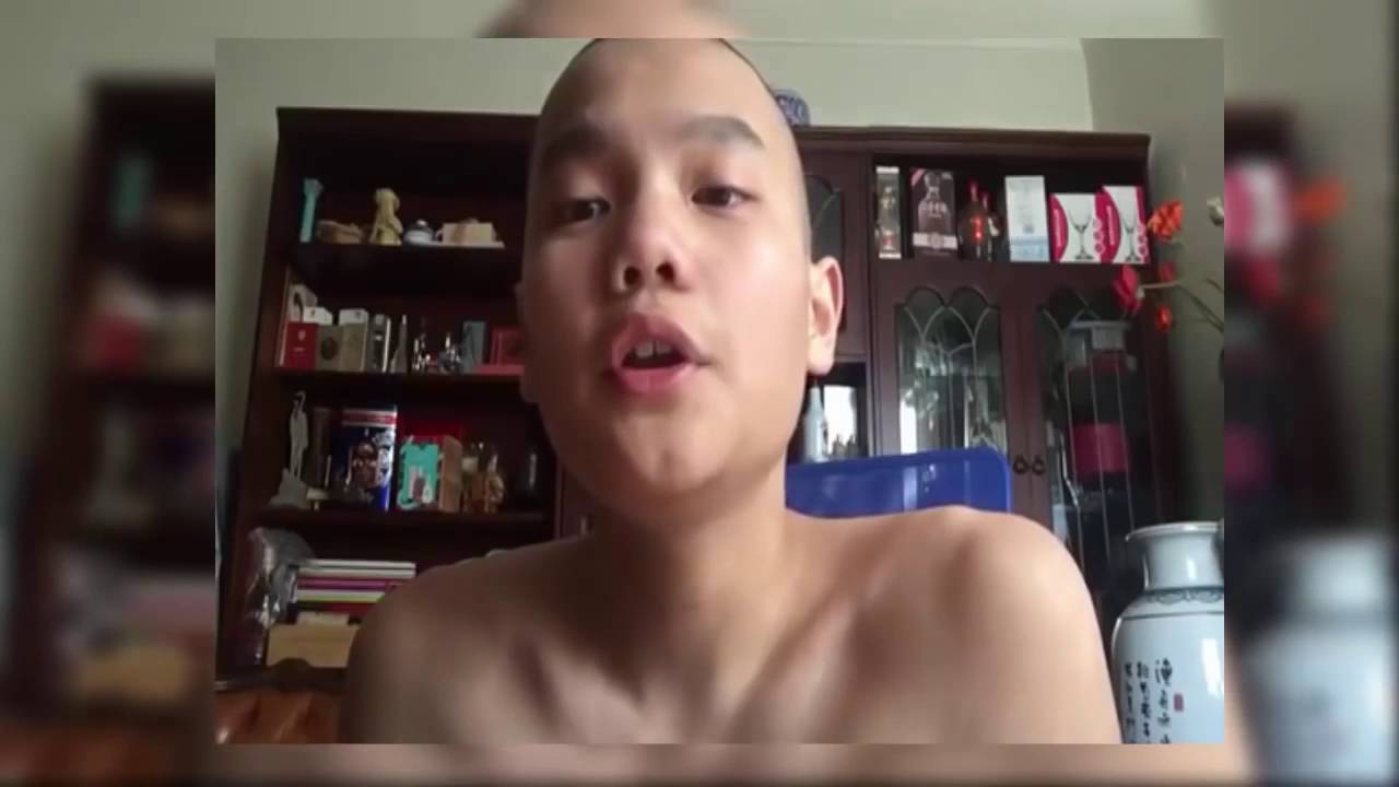 Small Chinese Monk Faints From trying the longest 