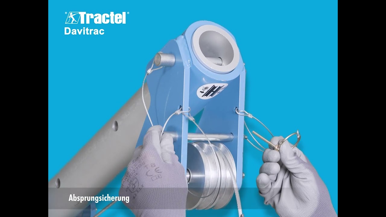 Tractel Davitrac ausgestattet mit einer Carol-Winde zum Heben von Material.