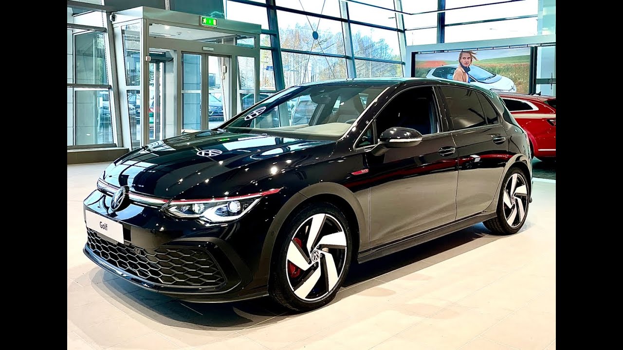 Deep Black Pearl VW Golf 8 GTI