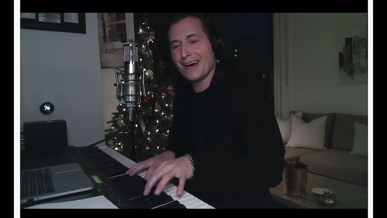 Peter Cincotti - 2021-12-22 - My Favorite Time of Year - Online Holiday Show