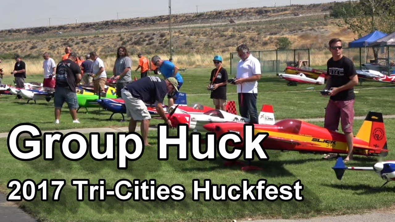 Group Huck at the 2017 Tri-Cities Huckfest