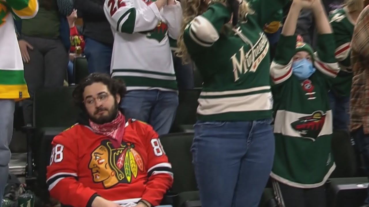 Chicago Blackhawks Fan Clearly Isn't Having Fun After Minnesota Goal
