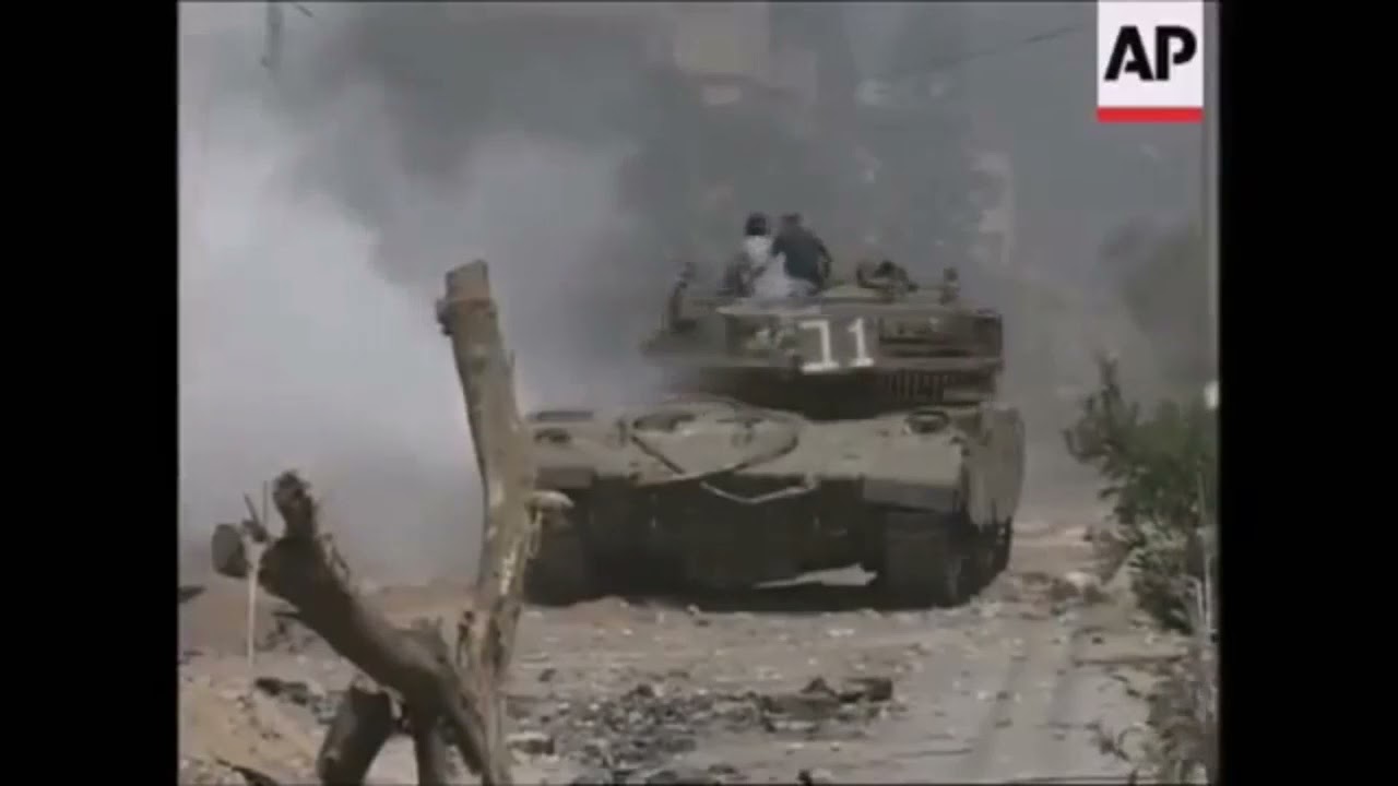 Why tank shouldn't be left without infantry support in an urban area.