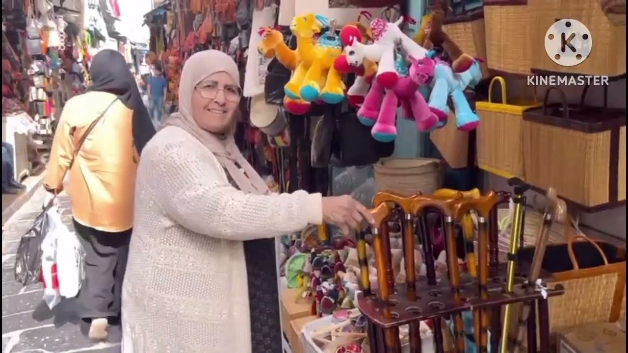 تقابلت مع هالة وقفة رمضان  صلينا في جامع الزيتونة ودورة في الاسواق