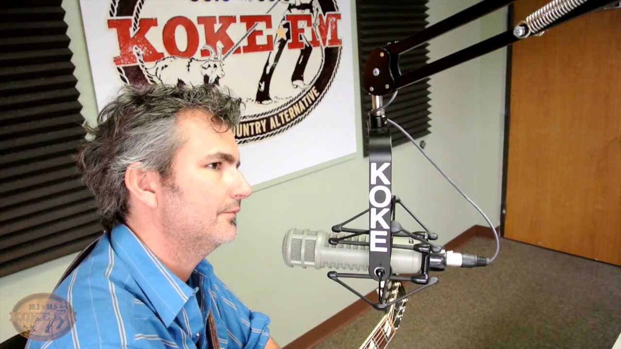 Drew Womack live on KOKE-FM singing Hallalujah