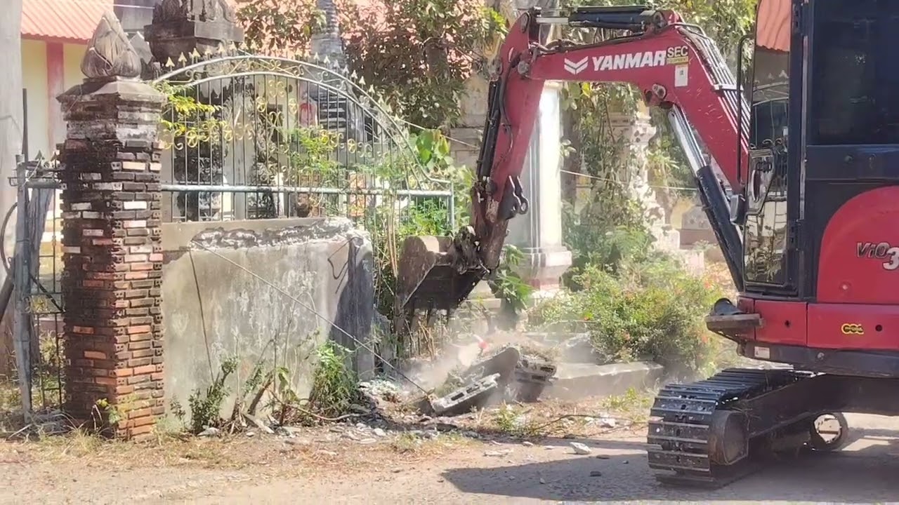 ทำลายของเก่าเตรียม​สร้าง​ใหม่