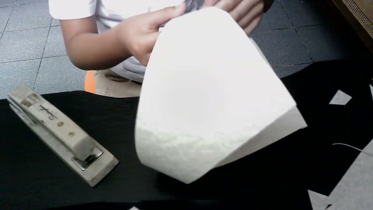 How to make a mitre like the one used by bishops, cardinals and the pope THAT YOU CAN WEAR