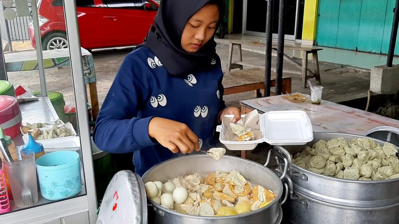 MURAH BANGET !!! HARGA 15 RIBU DAPAT SIOMAY PAKAI TELOR DAN ES CENDOL - INDONESIAN STREET FOOD