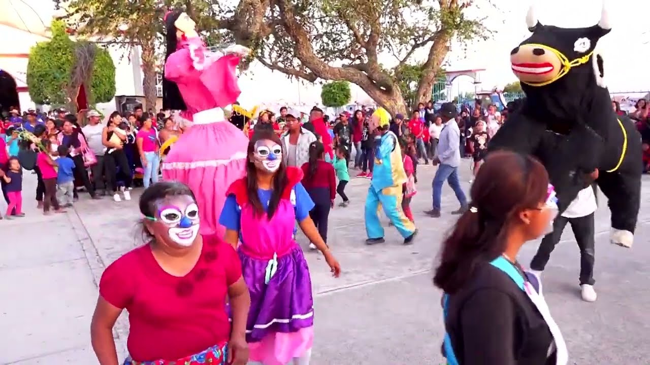 Asi Disfruta la Gente de Coachimalco Gro. su Feria Bailando con la Bandas de Viento. Tradiciones