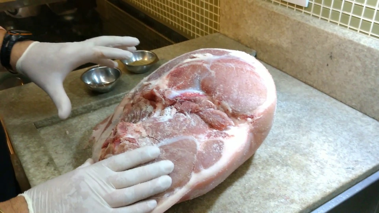Como preparar um presunto crú caseiro.