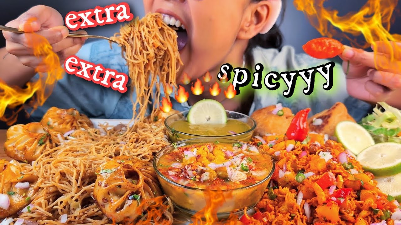 COOKING AND EATING VERY SPICY CHATPATEY WITH VEG CHOW, VEG MOMO, DAL KACHORI, SPICY GHUGNI & CHUTNEY