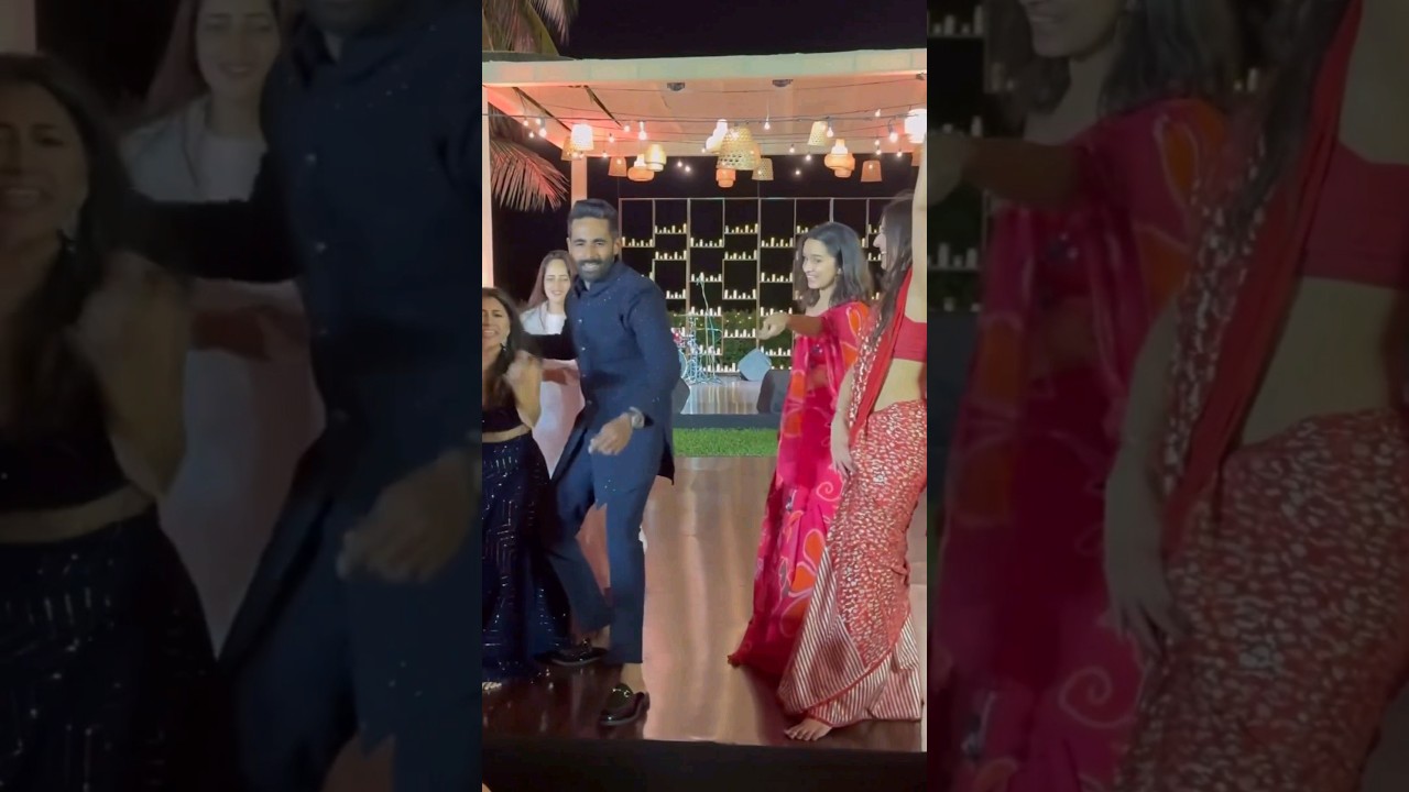 Shraddha Kapoor DANCES to 'Mujhse Shaadi Karogi' at a friend's wedding 😍 #shorts #shraddhakapoor